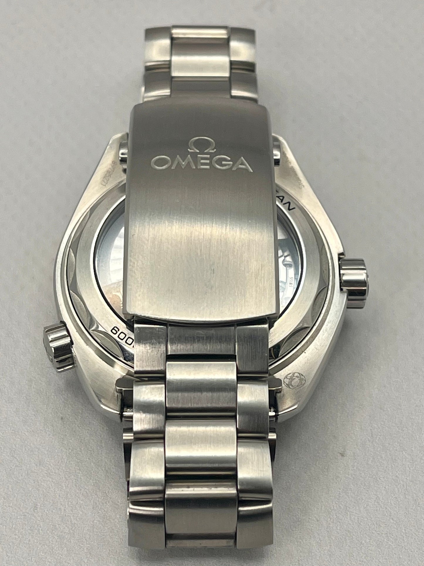 OMEGA SeaMaster Planet Ocean - 215.30.44.21.04.001 - 43.5 mm