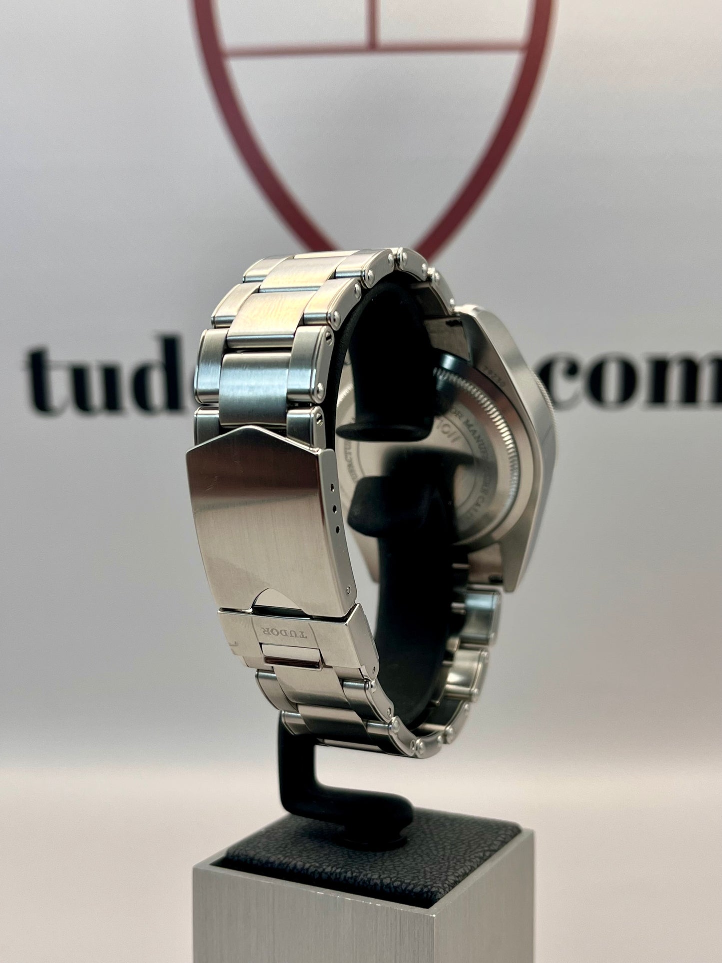 2022 TUDOR Black Bay 79230G 'Harrods' Edition - 41mm - Full Set