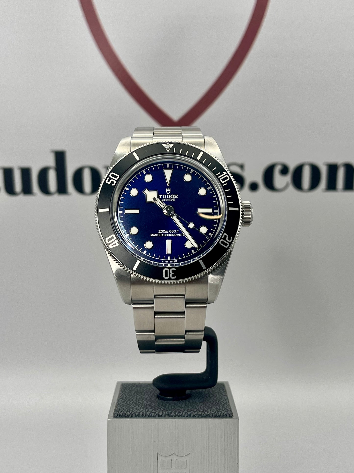 2025 TUDOR Black Bay 68 - 43mm - M7943A1A0NU - Full Set