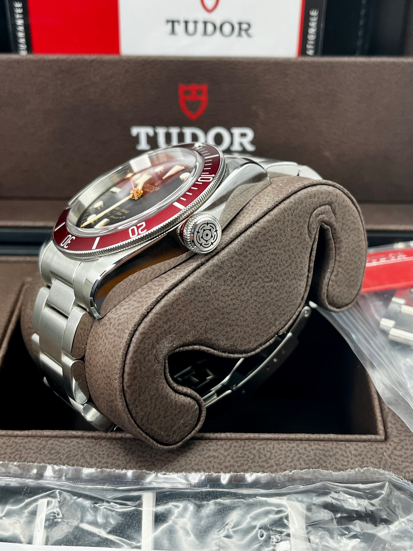 **UNWORN FROM NEW** 2017 TUDOR Black Bay 41mm - 79220R - 'Smiley' - Full Set