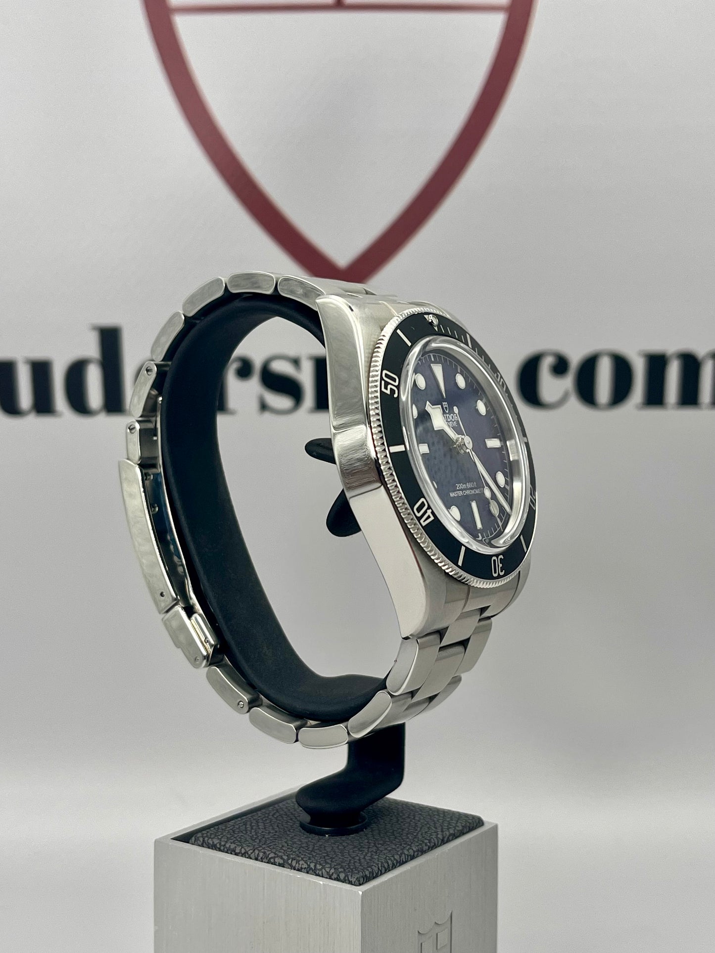 2025 TUDOR Black Bay 68 - 43mm - M7943A1A0NU - Full Set