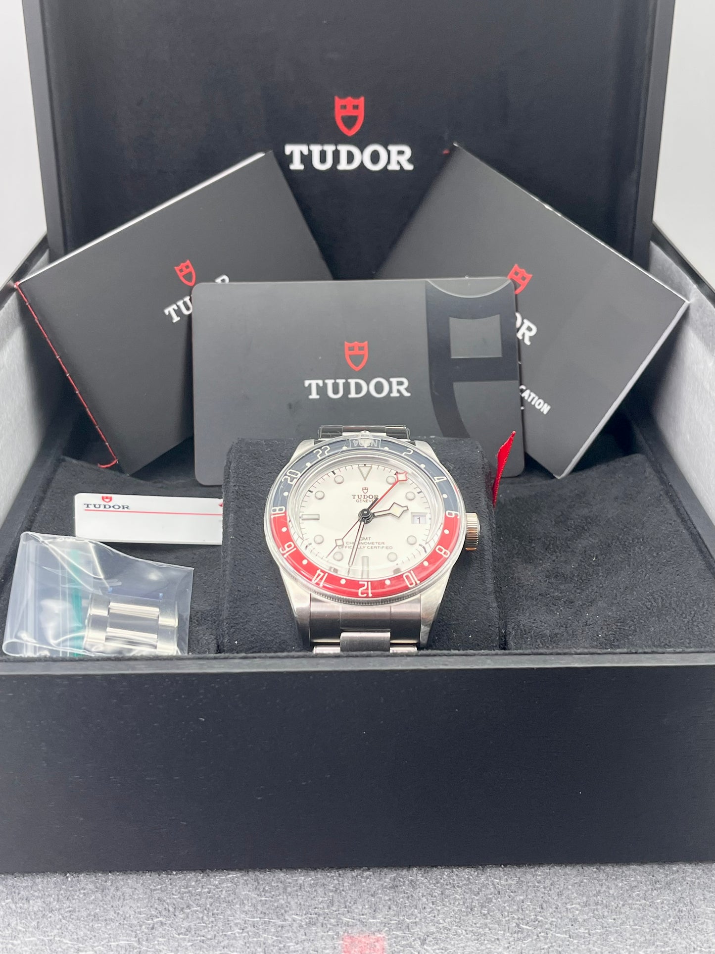 2023 Unworn Tudor Black Bay GMT Pepsi - 79830RB - Opaline Dial - 41mm - Full Set