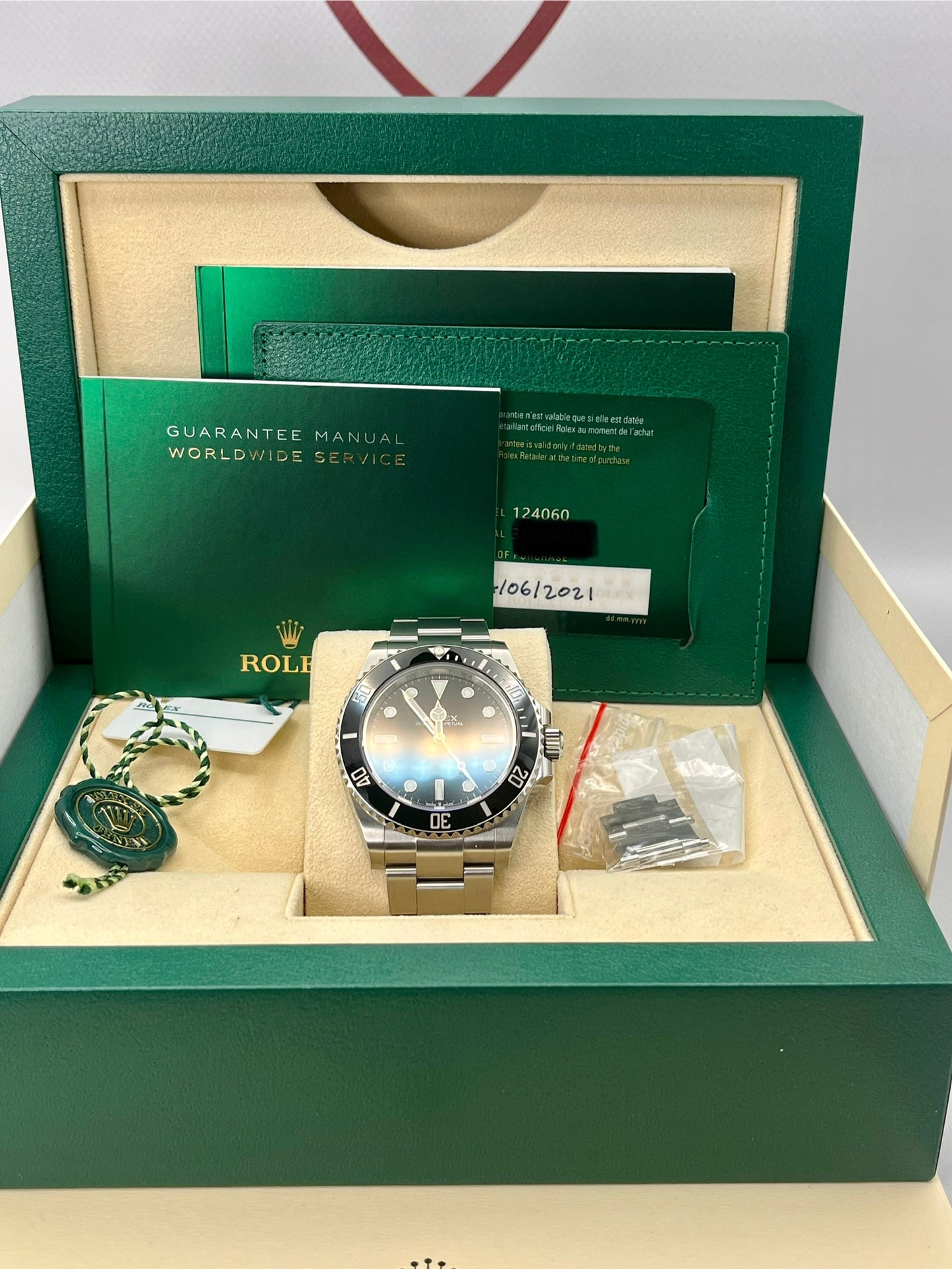 2021 ROLEX Submariner - 124060 - 40 mm - Full Set - Warranty