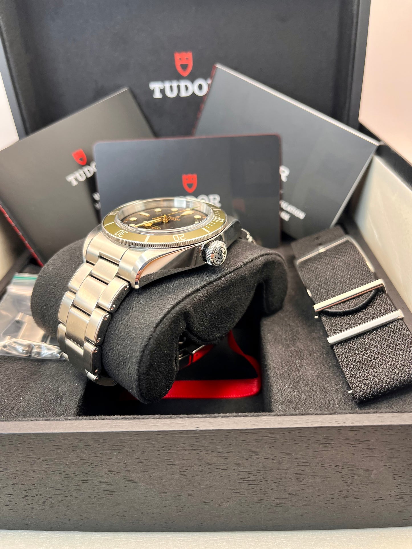 2022 TUDOR Black Bay 79230G 'Harrods' Edition - 41mm - Full Set