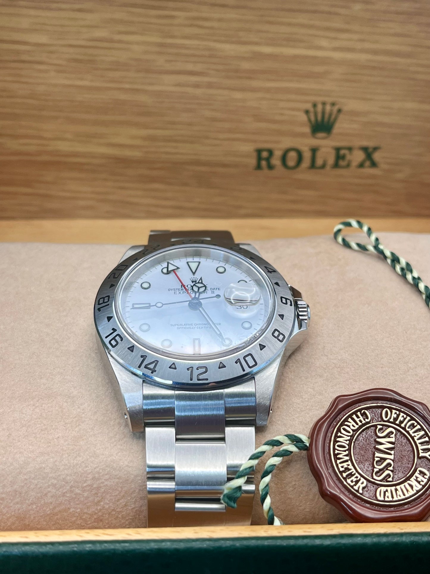 2006 ROLEX Explorer II - 16570 - 40mm - Polar Dial - Immaculate Full Set