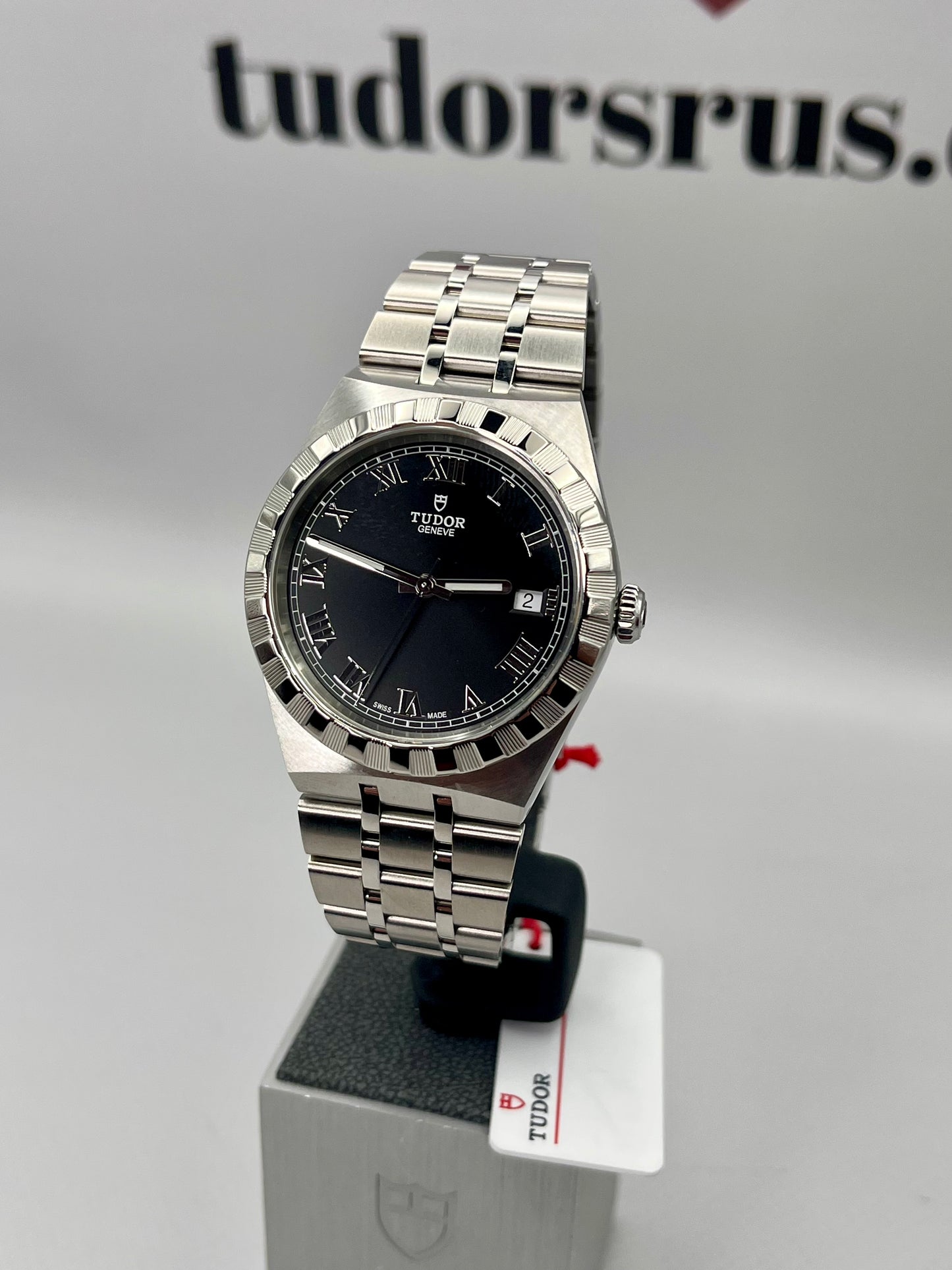 5 days old - 10% off RRP - 28500 - 38mm - Full Set - Warranty to Mar 2030