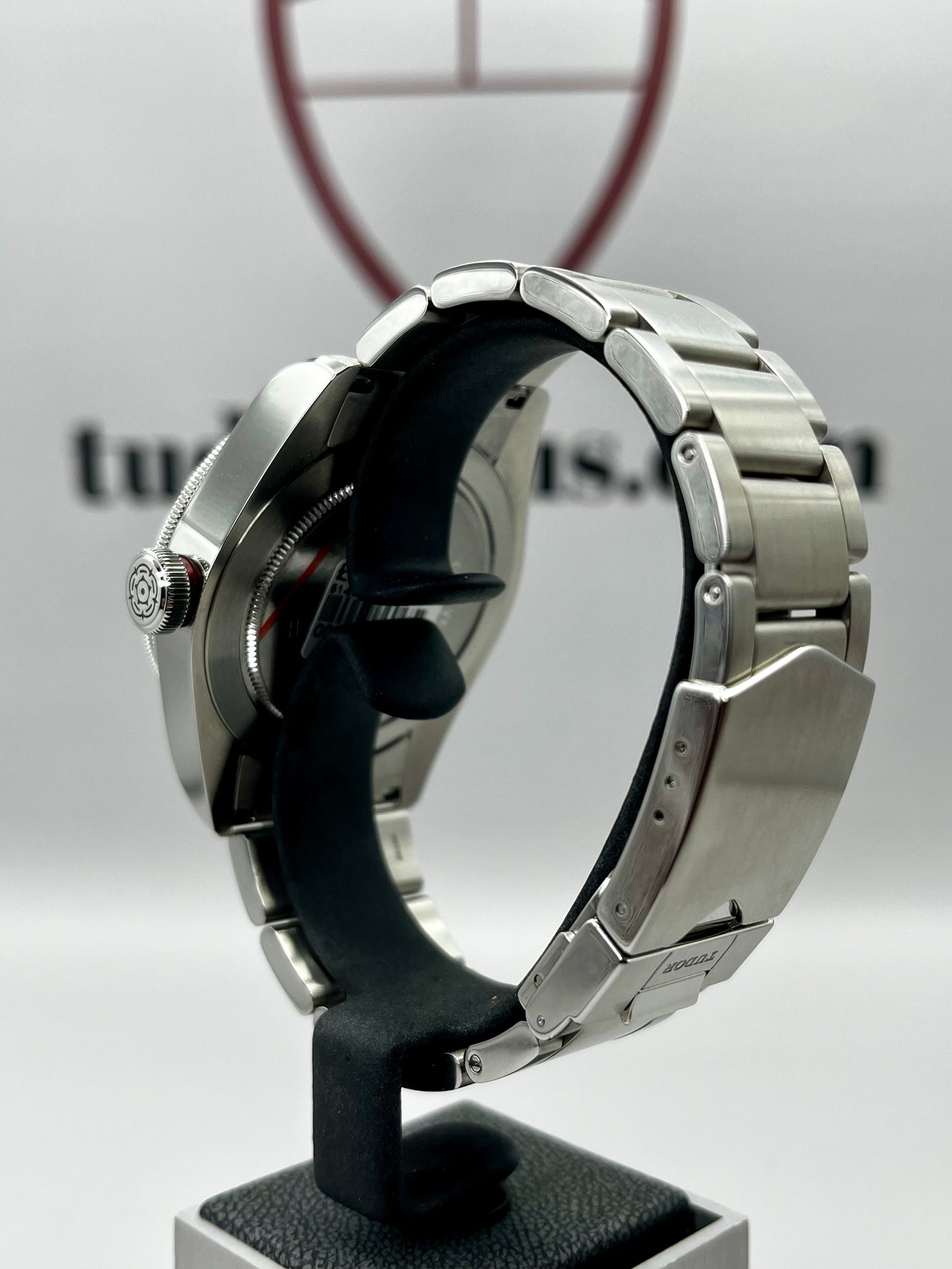 **UNWORN FROM NEW** 2017 TUDOR Black Bay 41mm - 79220R - 'Smiley' - Full Set