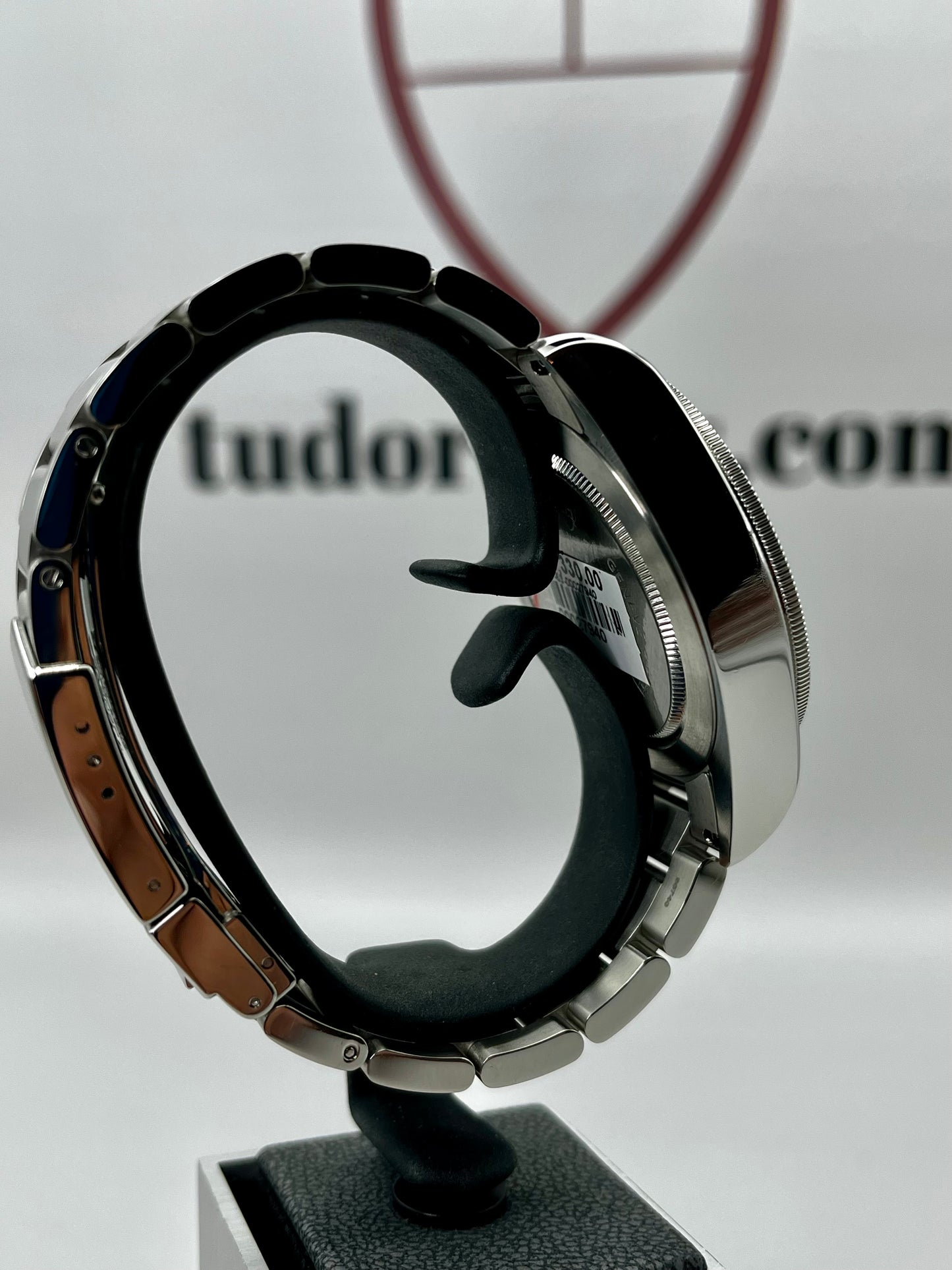 **UNWORN FROM NEW** 2017 TUDOR Black Bay 41mm - 79220R - 'Smiley' - Full Set