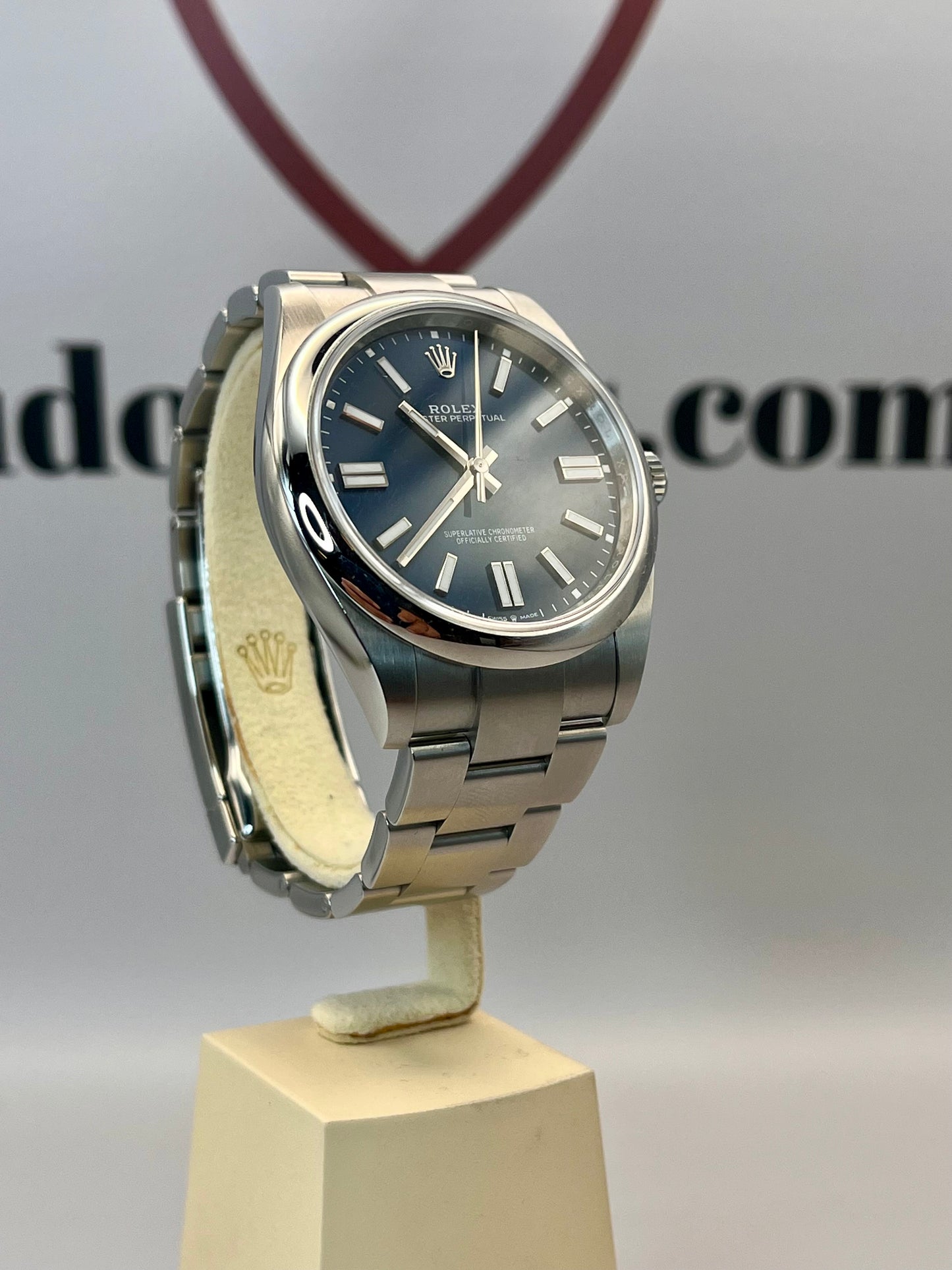 2025 ROLEX Oyster Perpetual 41mm - 124300 - Full Set - Warranty to March 2030