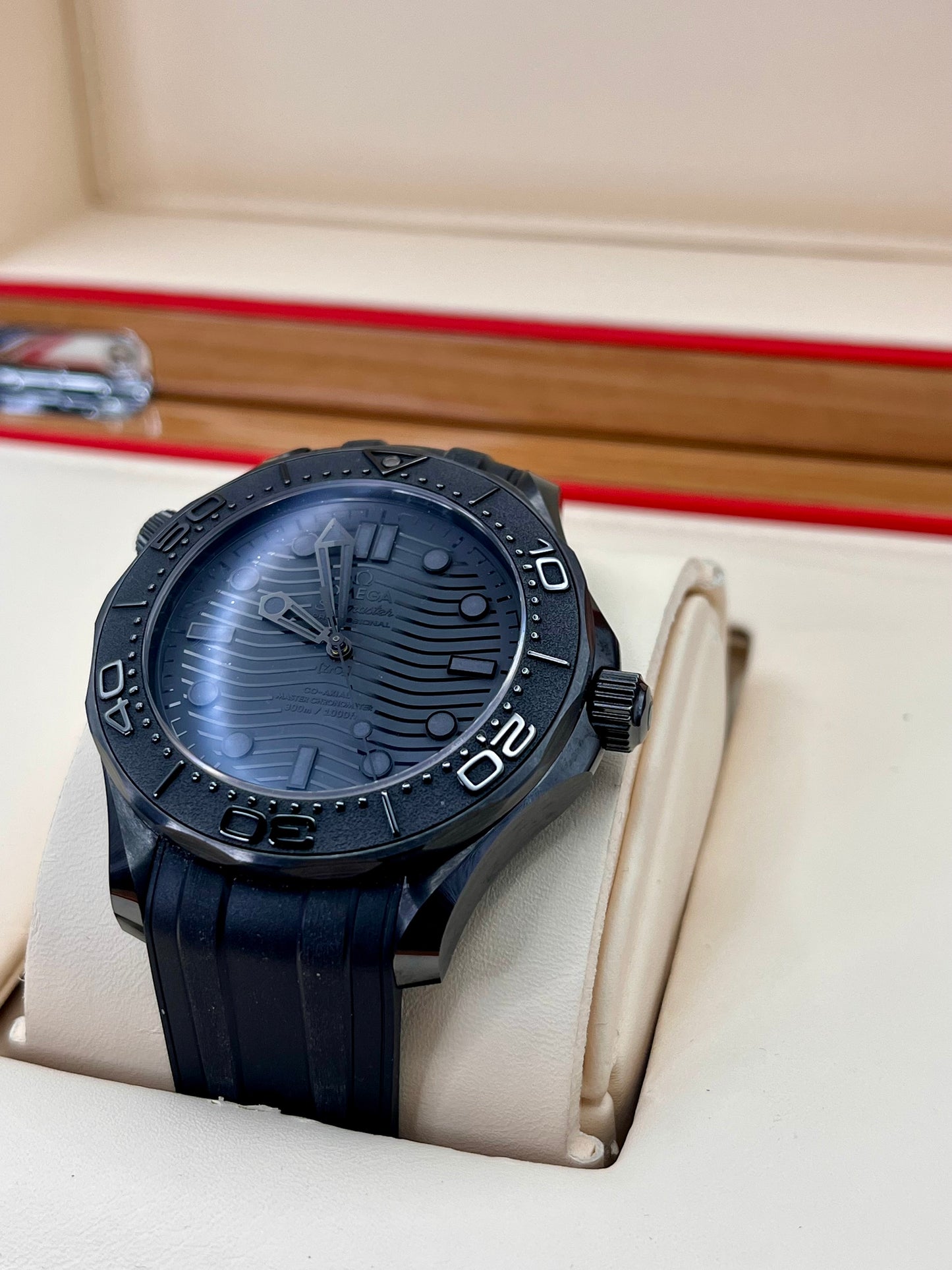 2024 Omega Seamaster Diver 300 - 43.5mm - 210.92.44.20.01.003 - Full Set