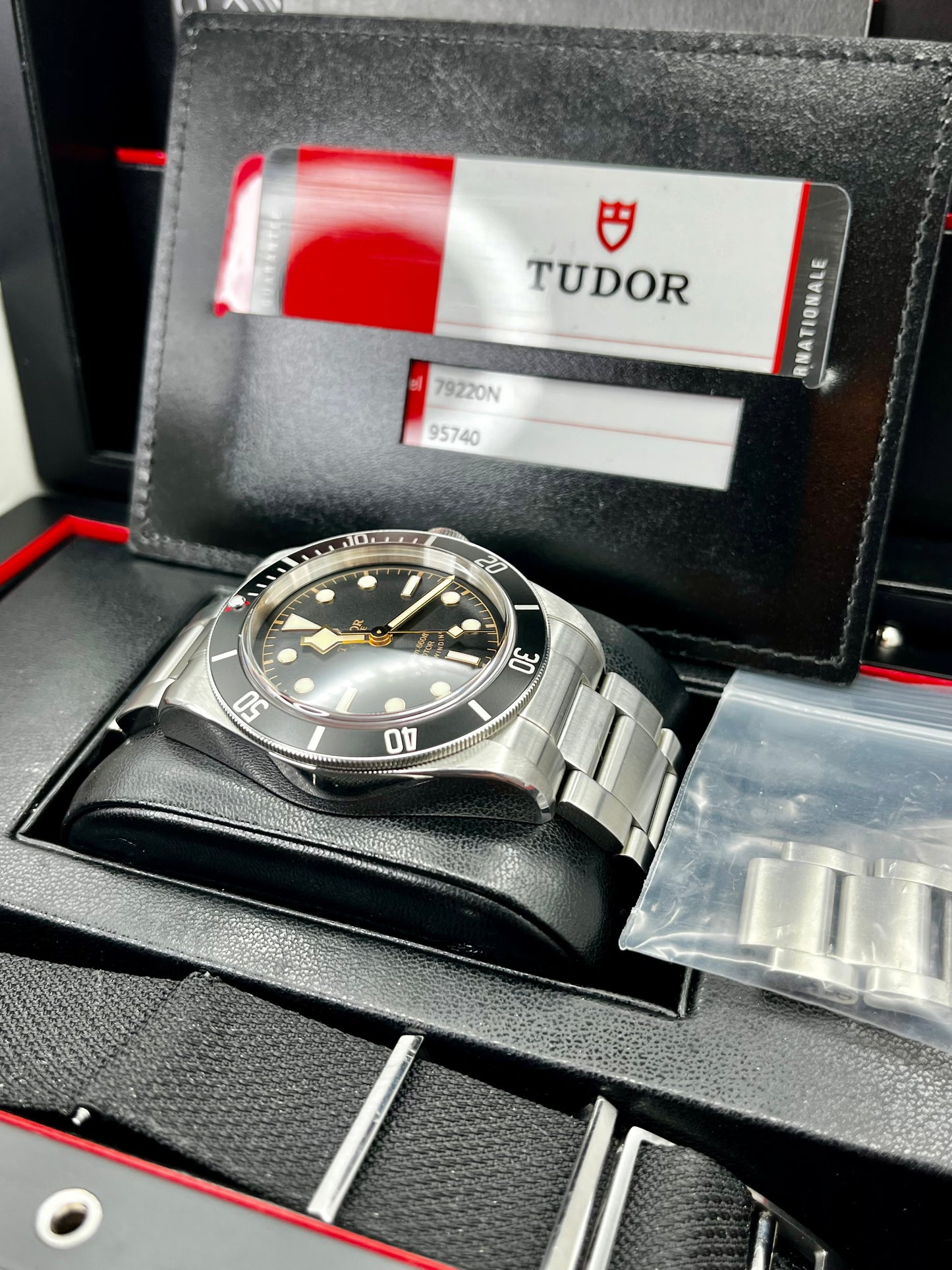 TUDOR Black Bay 79220N - 41mm - 'Smiley' - Full Set
