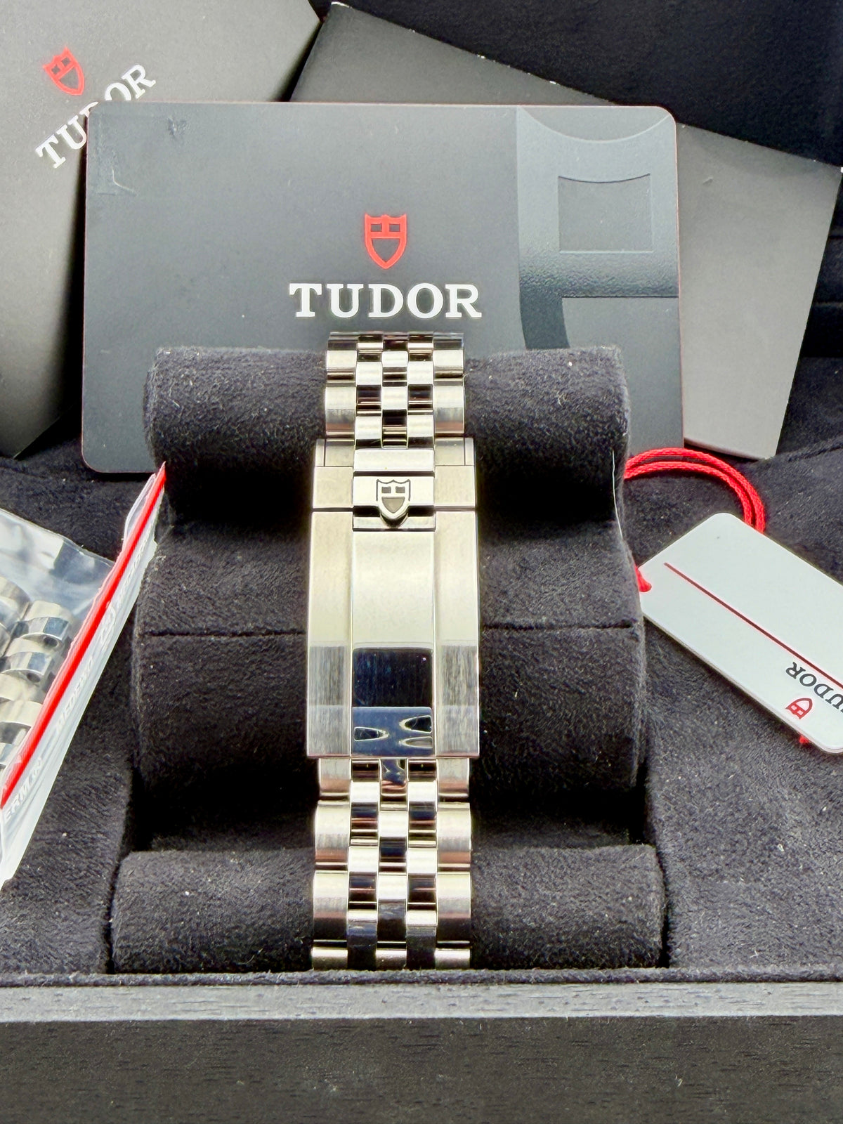 Dec 2025 TUDOR Black Bay Chrono Flamingo + Jubilee 41mm Full Set