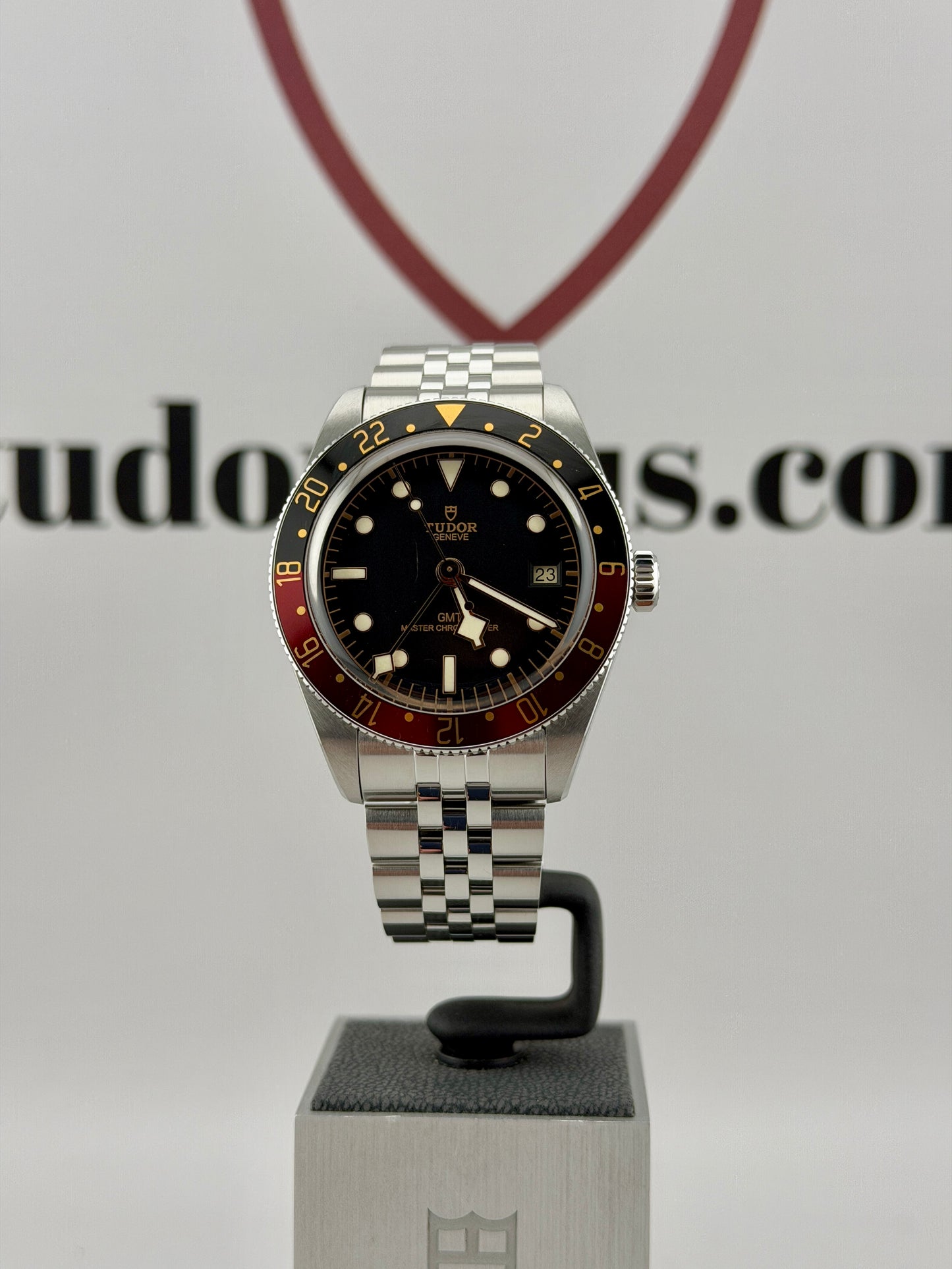 04/2026 TUDOR Black Bay 58 GMT 7939G1A0NRU Jubilee Strap 39mm Full Set