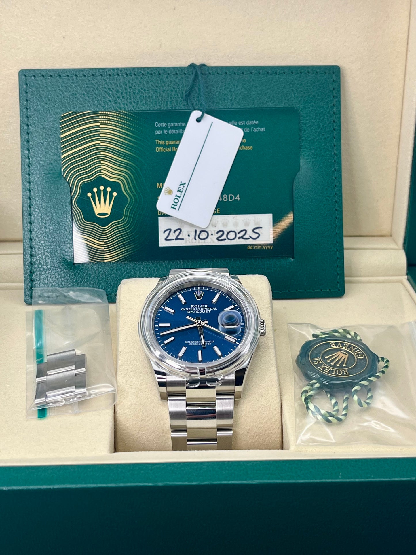 2025 ROLEX Datejust 36mm - 126200 - Stunning Blue Dial - Full Set