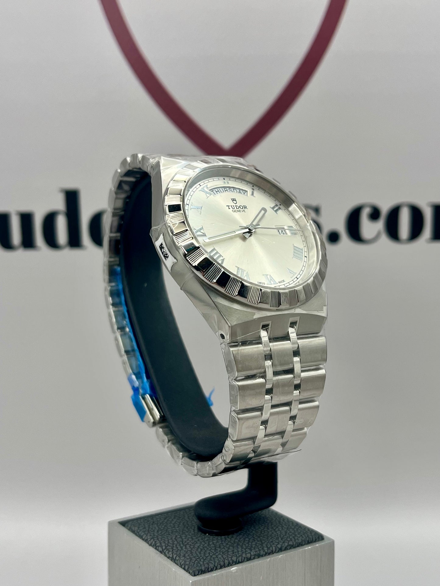 Dec 2025 *UNWORN* TUDOR Royal Day/Date Silver Dial - M28600 - 41mm - Full Set