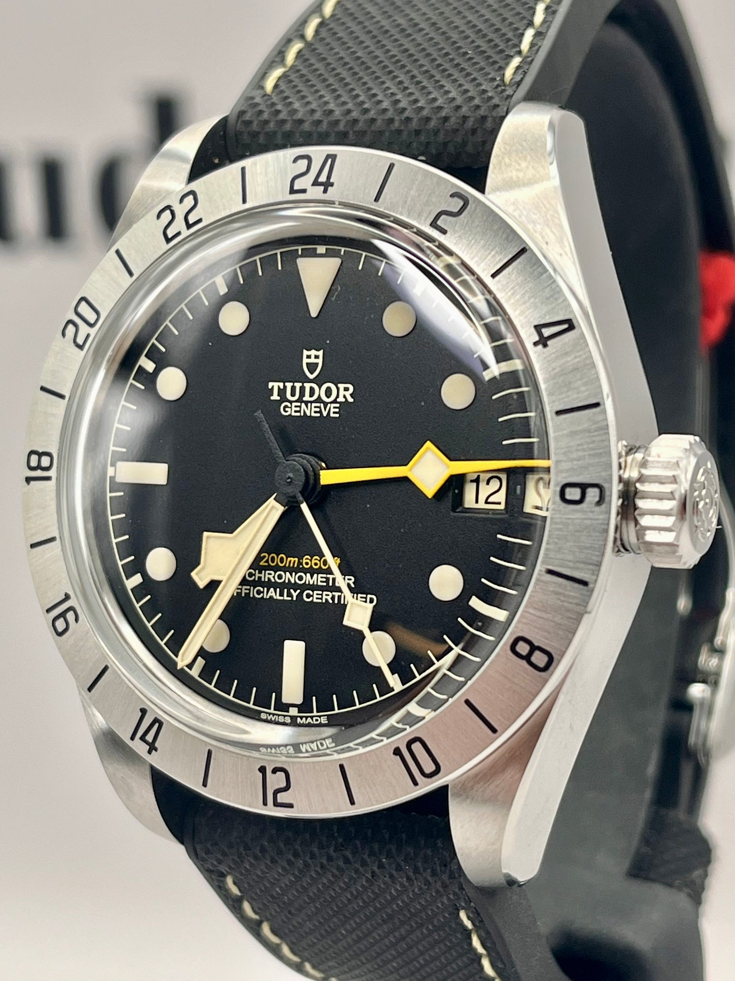 2025 TUDOR Black Bay Pro - 39mm - M79470 - Full Set