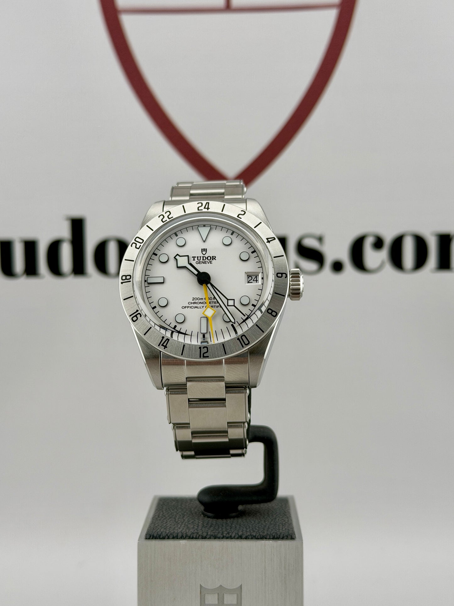 New/Unworn 2026 TUDOR Black Bay Pro Opaline 79470 39mm Full Set