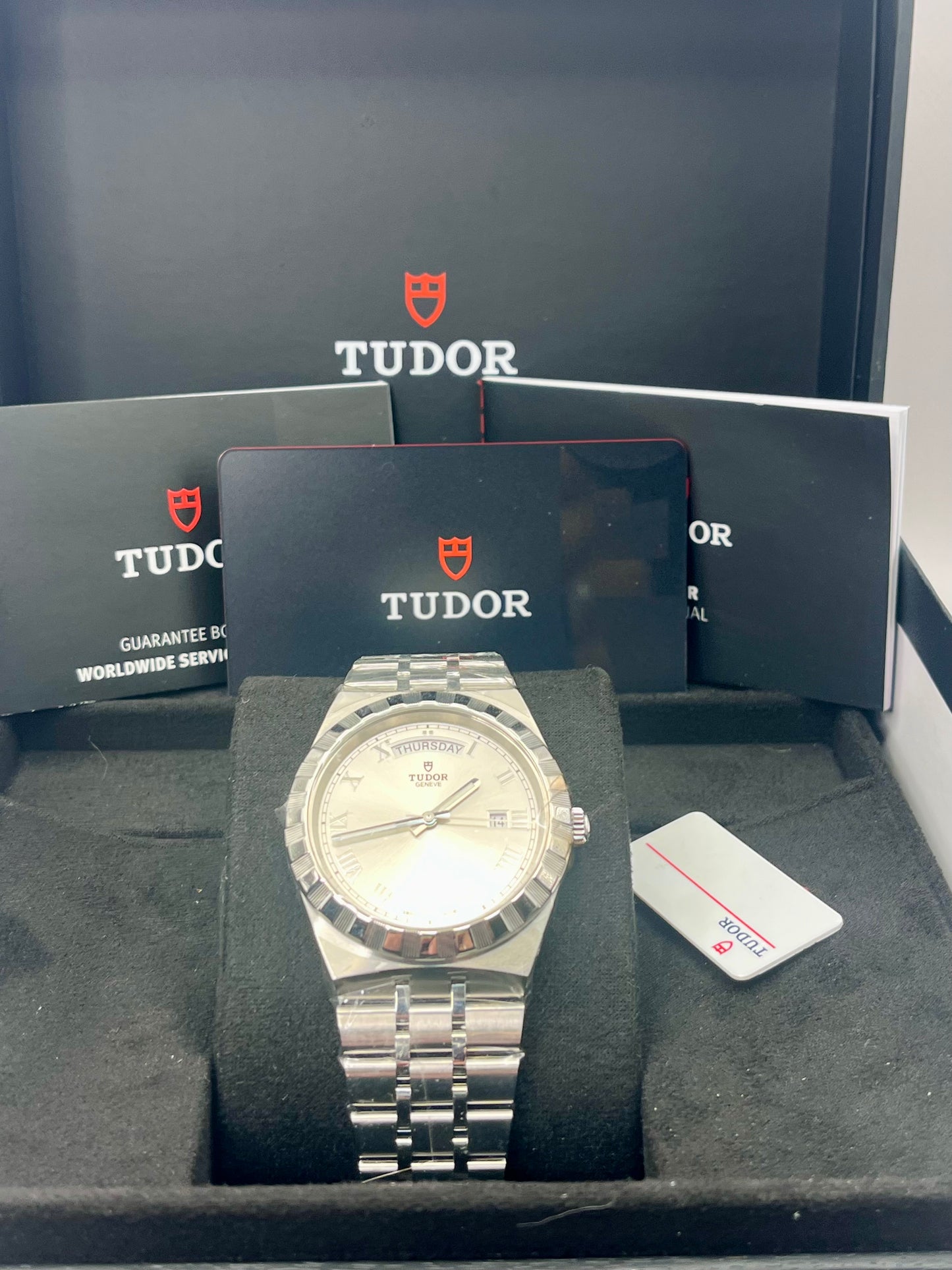 Dec 2025 *UNWORN* TUDOR Royal Day/Date Silver Dial - M28600 - 41mm - Full Set