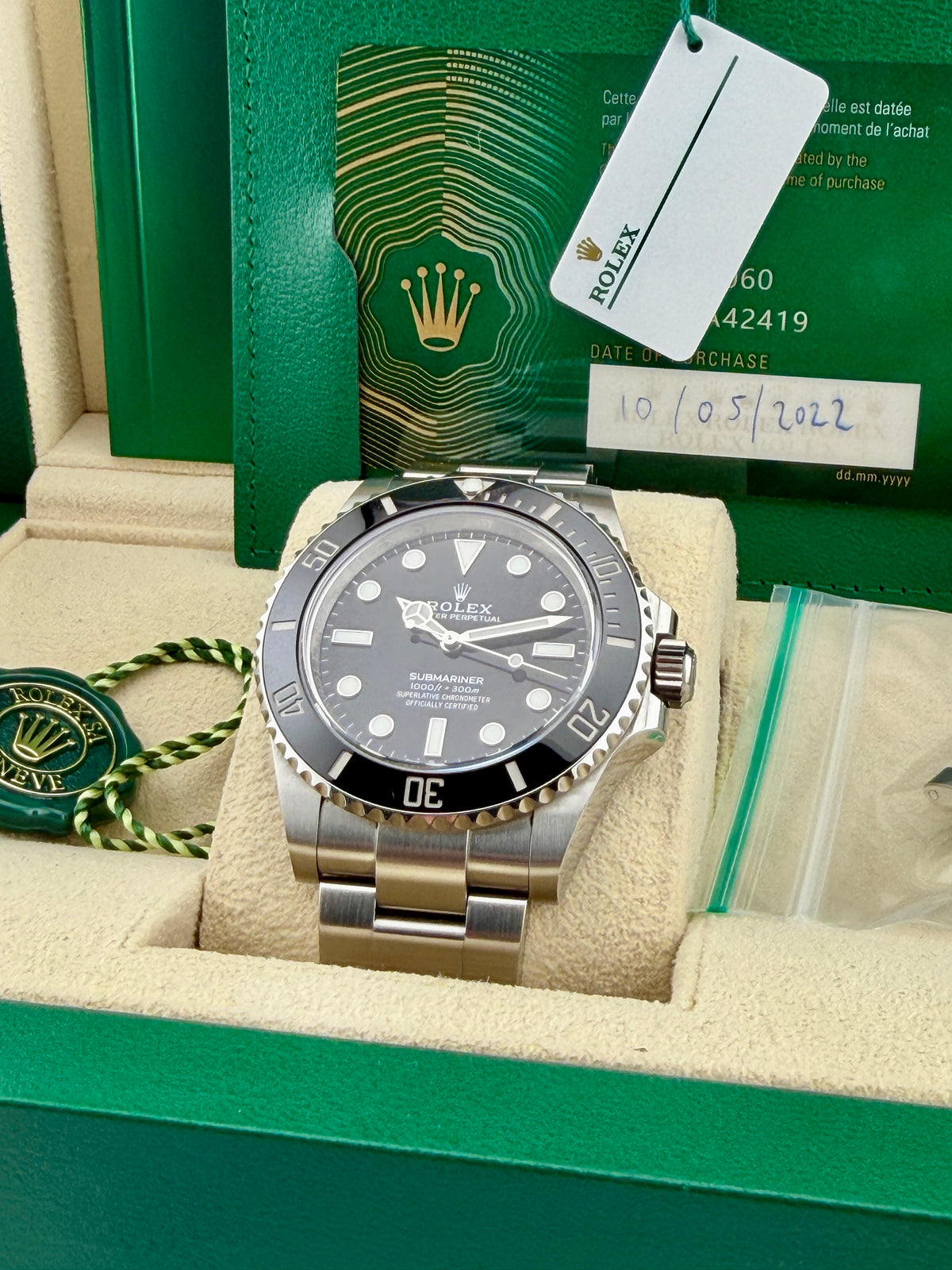2022 ROLEX Submariner No Date 124060 41mm Full Set