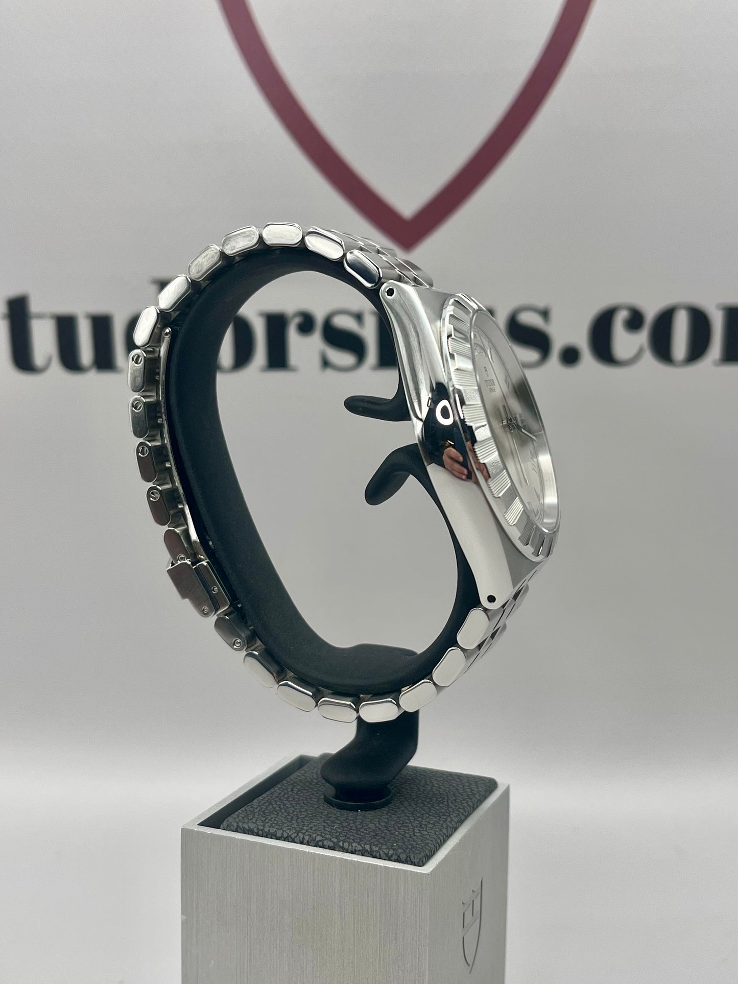 2024 TUDOR Royal Day/Date Silver Dial - M28600 - 41mm - Full Set