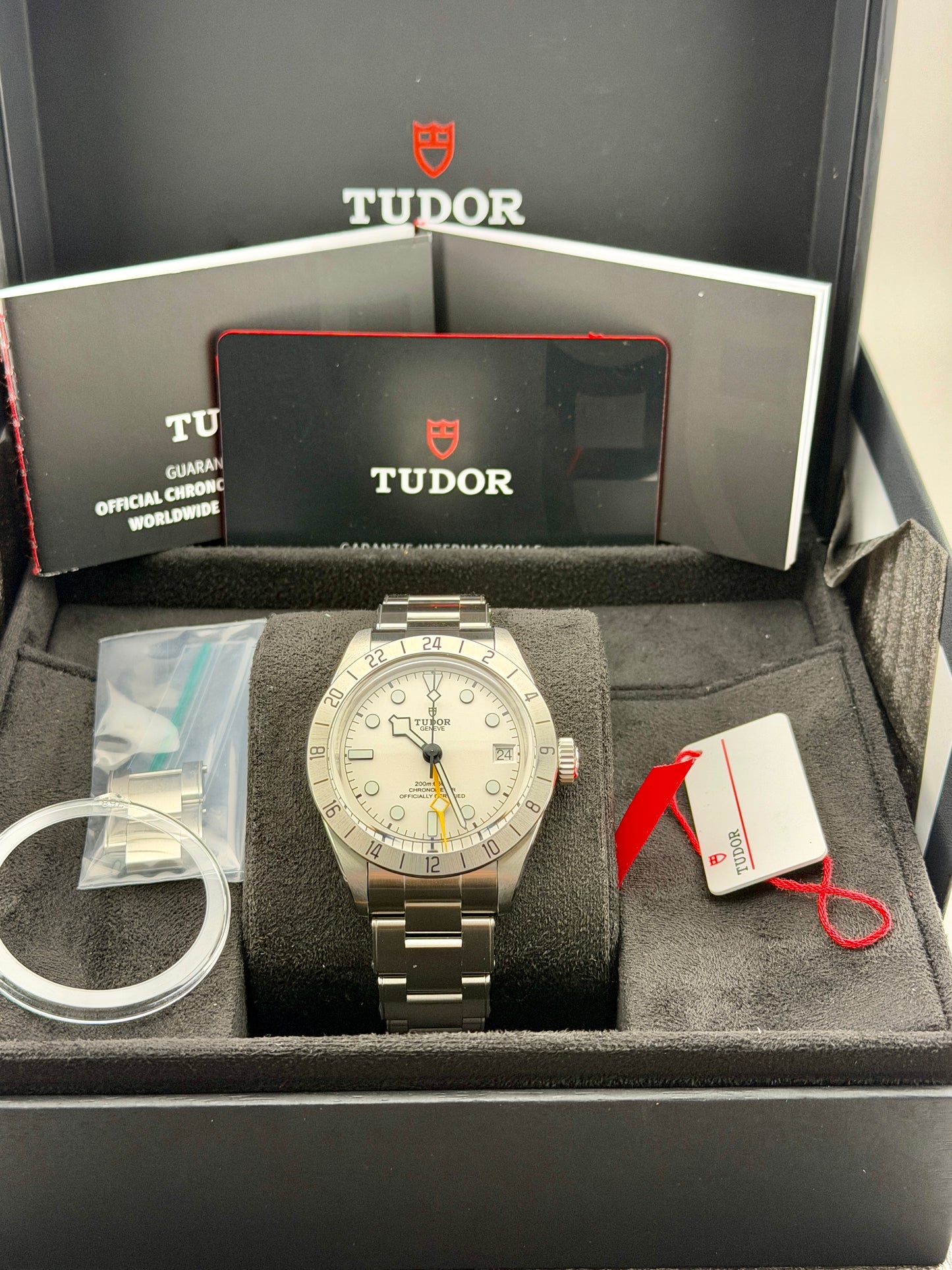 New/Unworn 2026 TUDOR Black Bay Pro Opaline 79470 39mm Full Set
