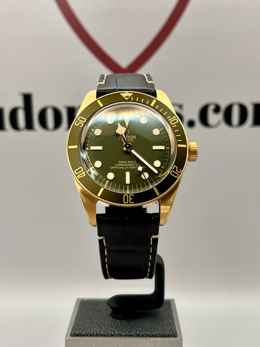 2025 **NEW** TUDOR Black Bay 58 18K - 79018V - 39 mm - Full Set