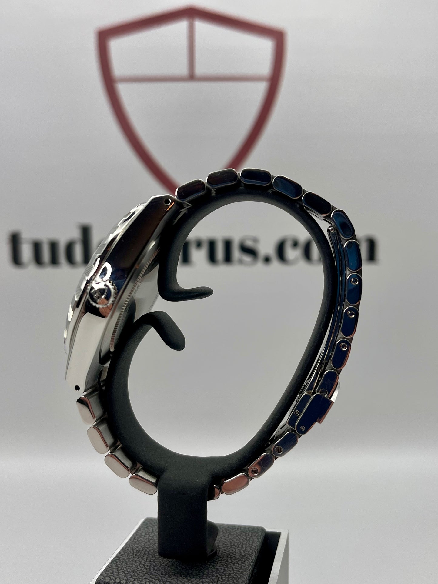 2024 TUDOR Royal Blue - Ref 28600 Day/Date - 41mm - Full Set - Warranty to Oct 2029