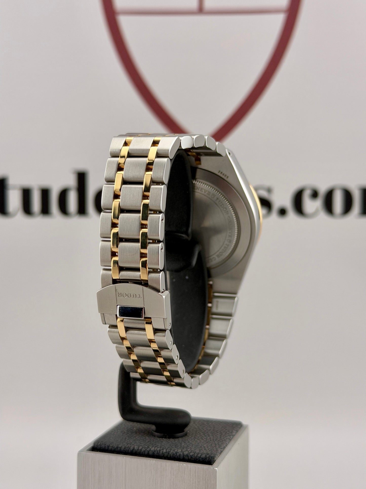 UNWORN Dec 2025 TUDOR Royal Day/Date 28603 Steel & Gold 41mm