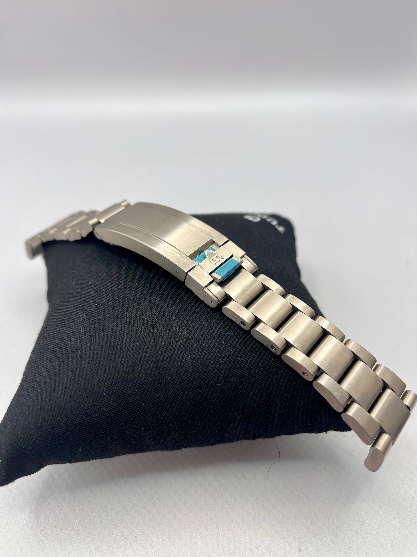 New/Unworn TUDOR OEM Pelagos 39mm - 25407N Titanium Strap - Stickered