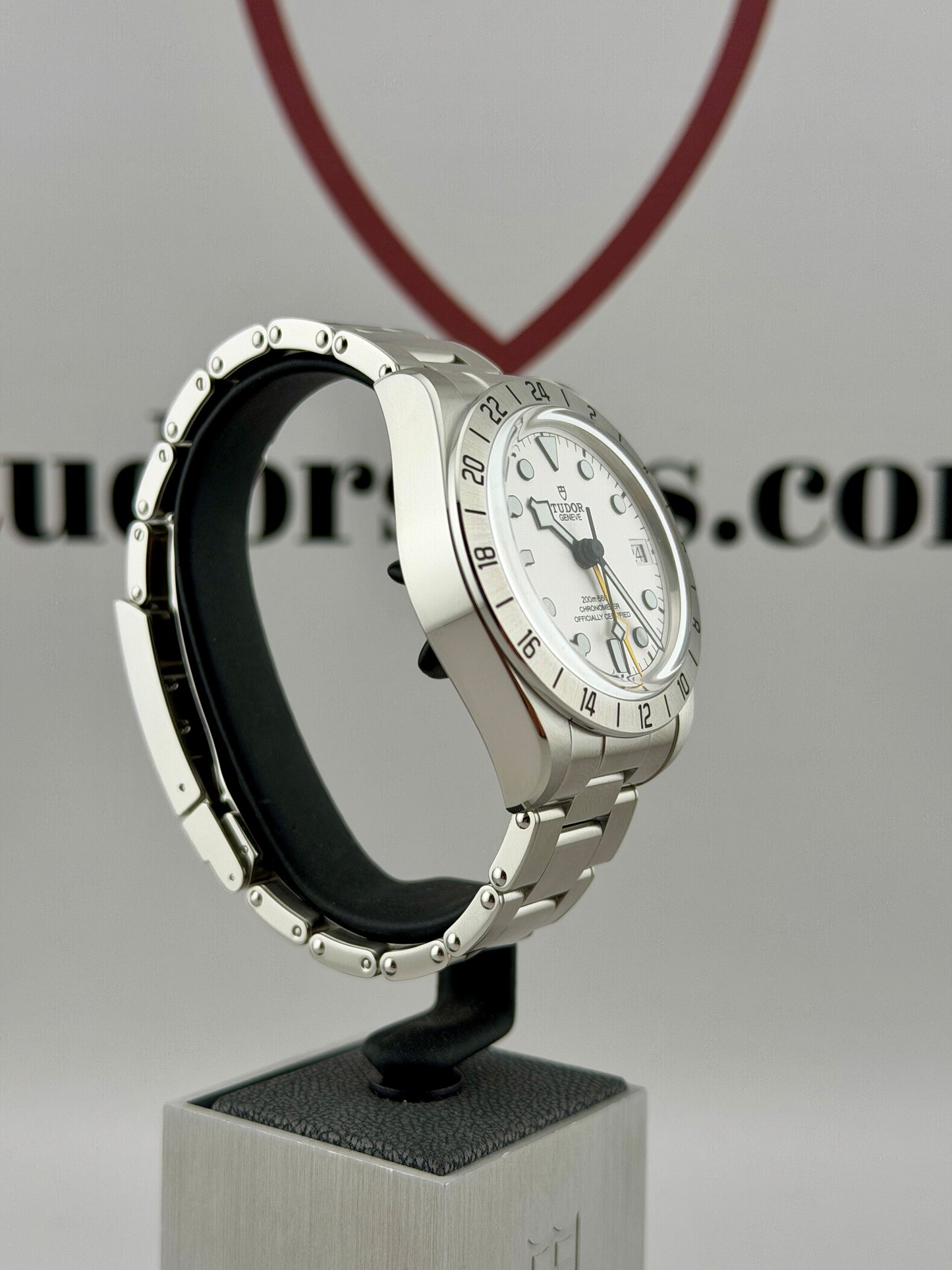 New/Unworn 2026 TUDOR Black Bay Pro Opaline 79470 39mm Full Set