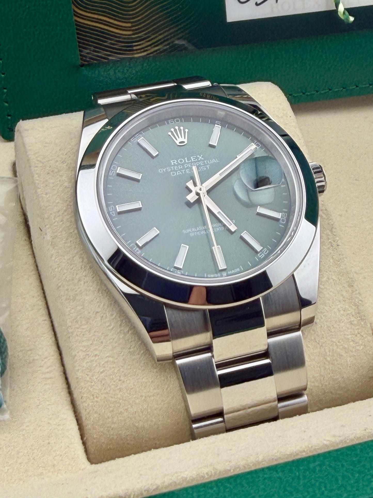 Dec 2025 ROLEX DateJust 41 Mint Dial 126300 41mm Full Set