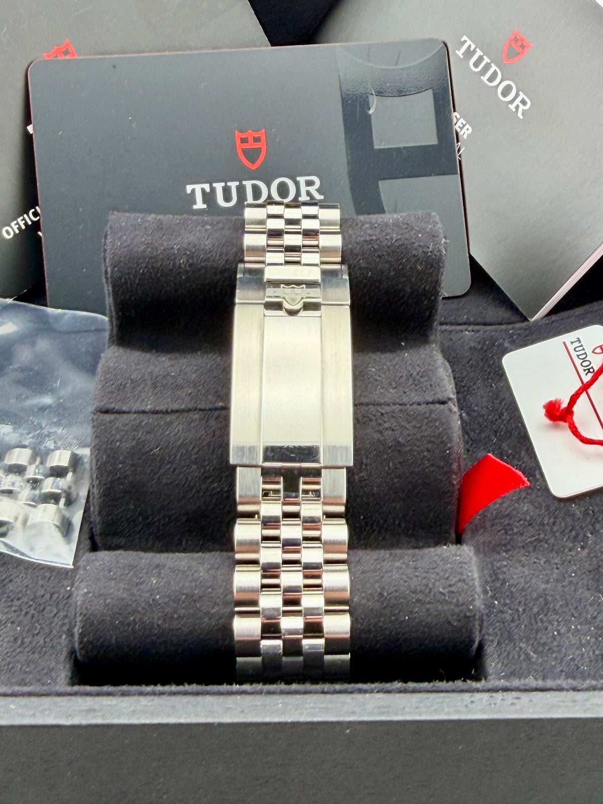 2023 TUDOR Black Bay One 36mm Champagne Dial M79640 Full Set Warranty