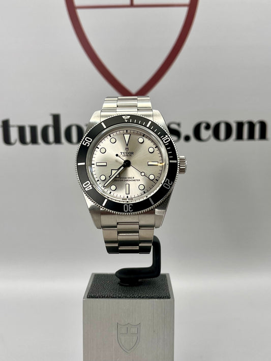 2025 **UNWORN** TUDOR Black Bay 68 - 43mm - M7943A1A0NU