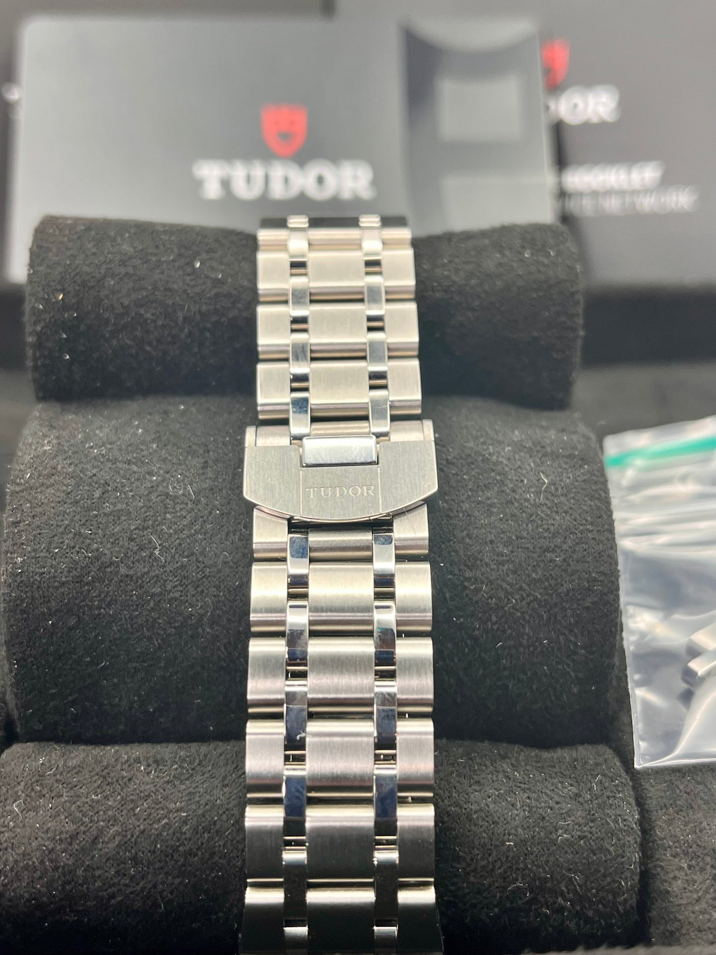 2024 TUDOR Royal Salmon 28600 - 41 mm - Full Set - Warranty to Sep 2029