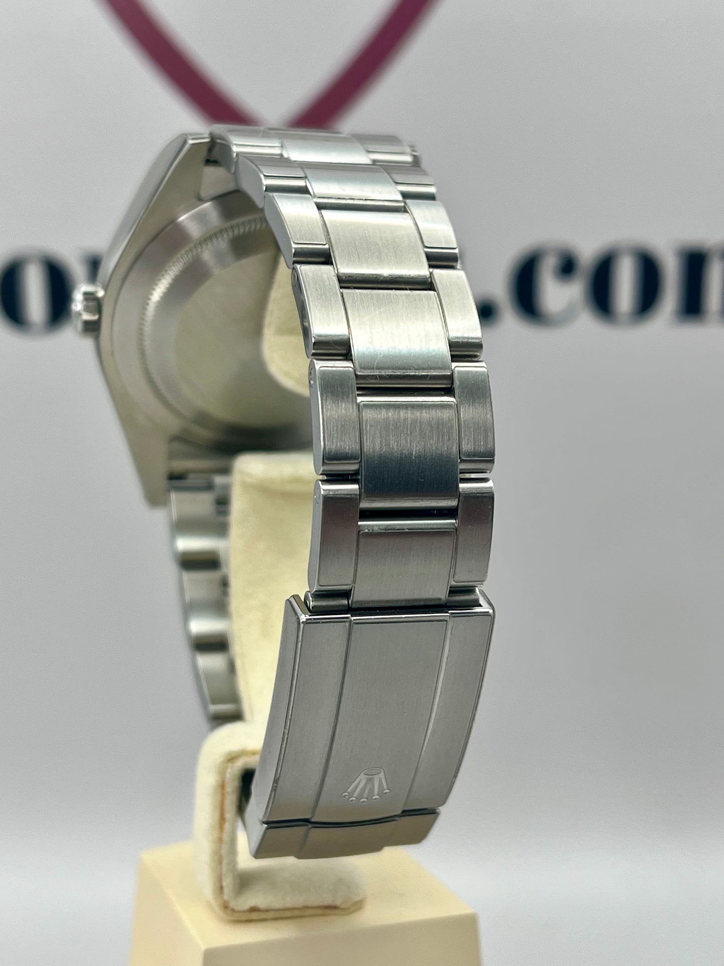 ROLEX Oyster Perpetual Rhodium Dial - 39mm - 114300 - Full Set
