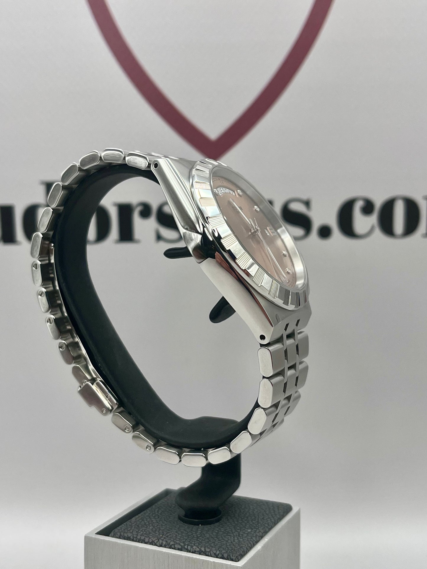 2026 UNWORN TUDOR Royal Day/Date Salmon & Diamond Dial 28600 41mm