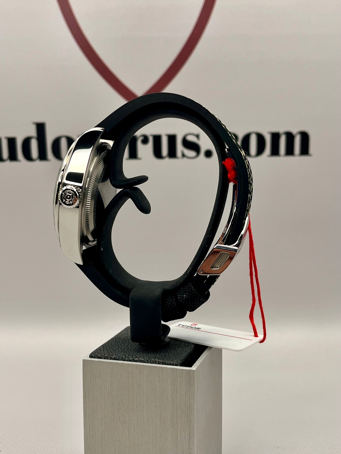 2025 TUDOR Black Bay Pro - 39mm - M79470 - Full Set