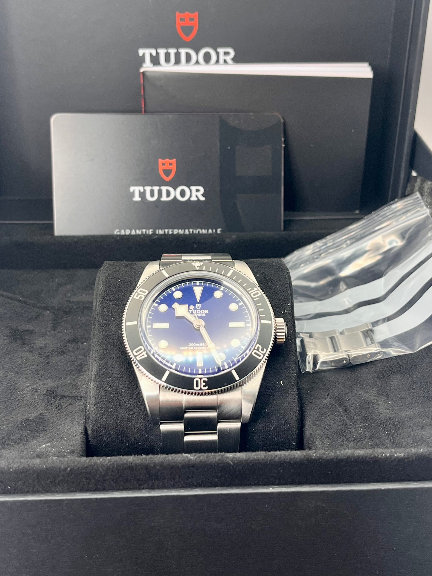 2025 TUDOR Black Bay 68 - 43mm - M7943A1A0NU - Full Set