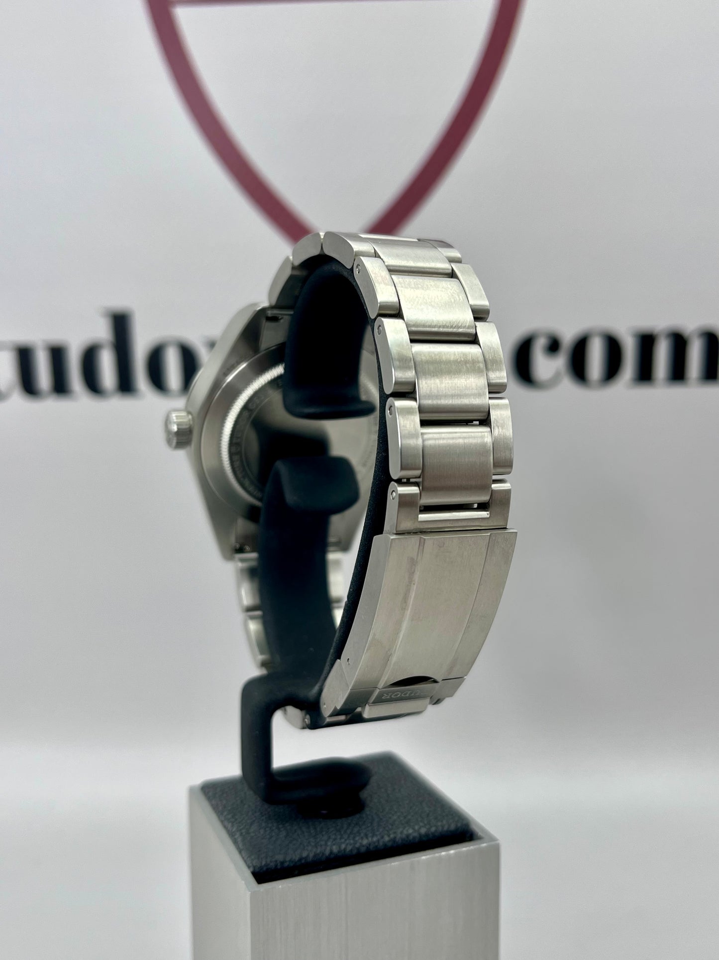 2025 TUDOR Ranger 79950 'Dune' - 39mm - Full Set