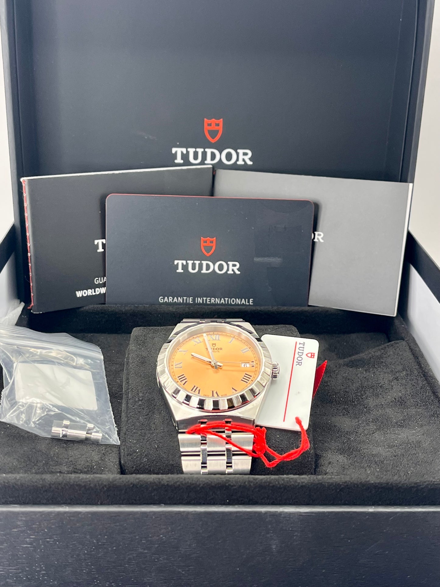 2025 *UNWORN* TUDOR Royal 28500 - 38mm - Salmon - Full Set