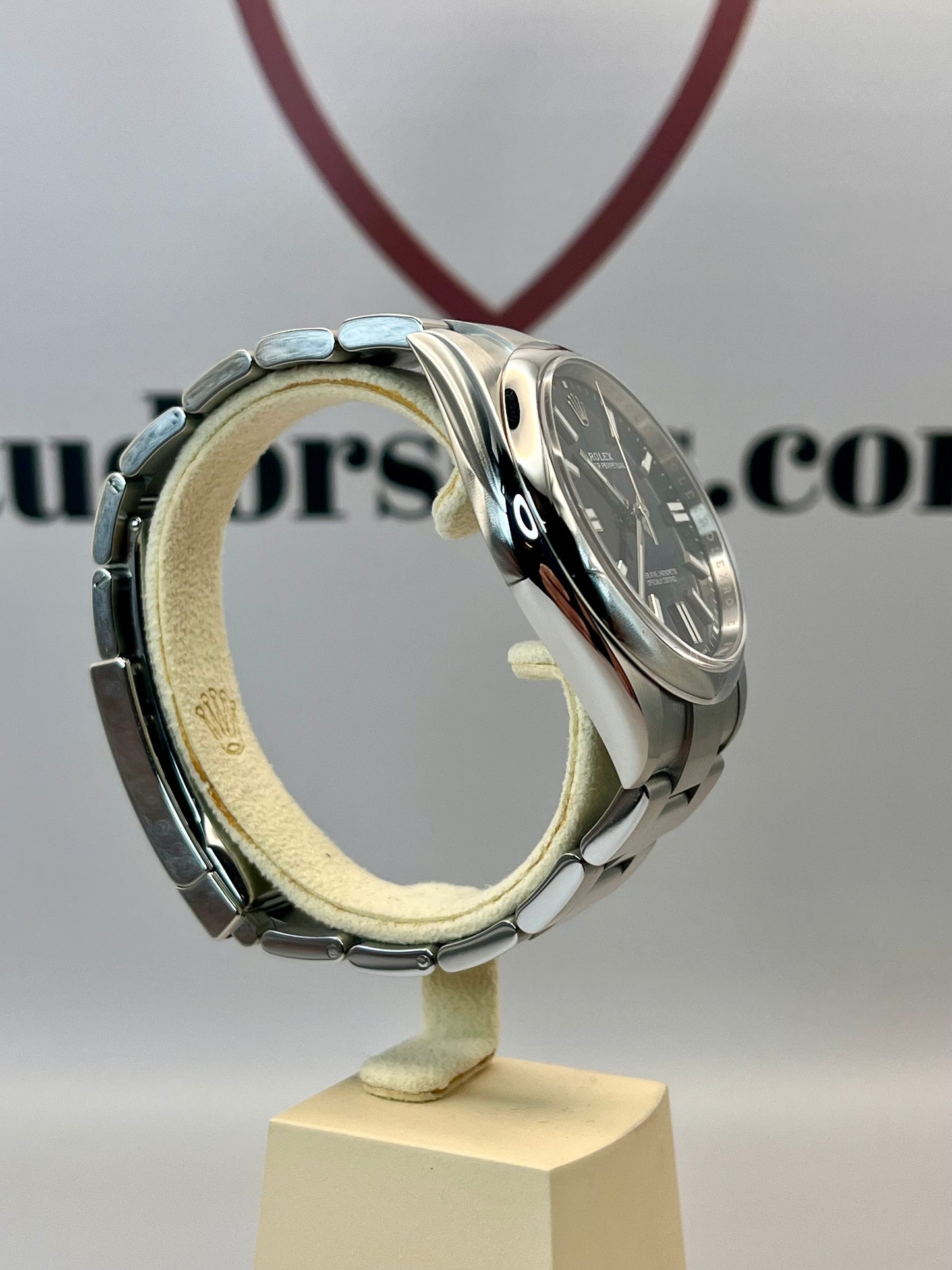 2025 ROLEX Oyster Perpetual 41mm - 124300 - Full Set - Warranty to March 2030