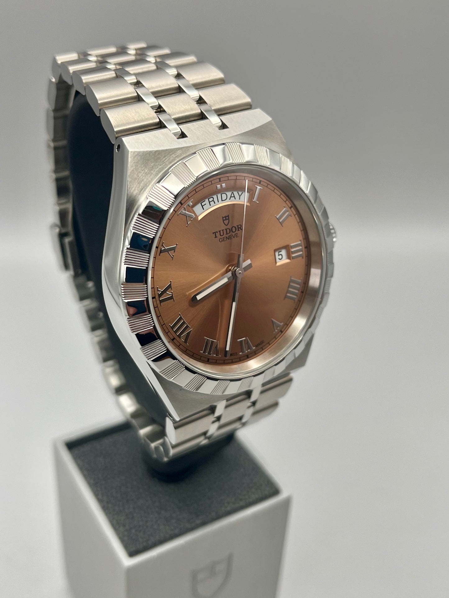 2024 TUDOR Royal Salmon 28600 - 41 mm - Full Set - Warranty to Sep 2029