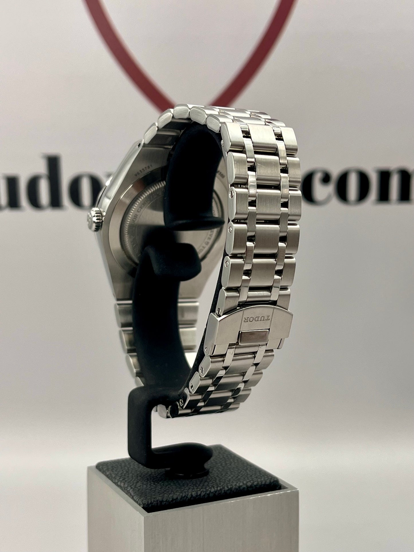 2025 TUDOR Royal 28500 - 38mm - Full Set - Warranty