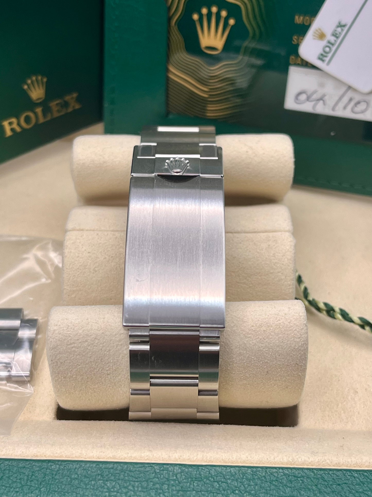 2025 **BRAND NEW** ROLEX Submariner - 124060 - 40 mm - Full Set