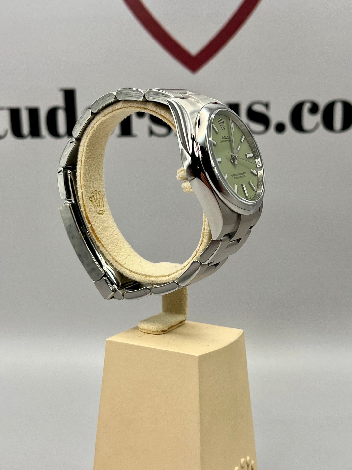 2025 *BRAND NEW* ROLEX OP34 Pistachio - 124200 - 34mm - Full Set