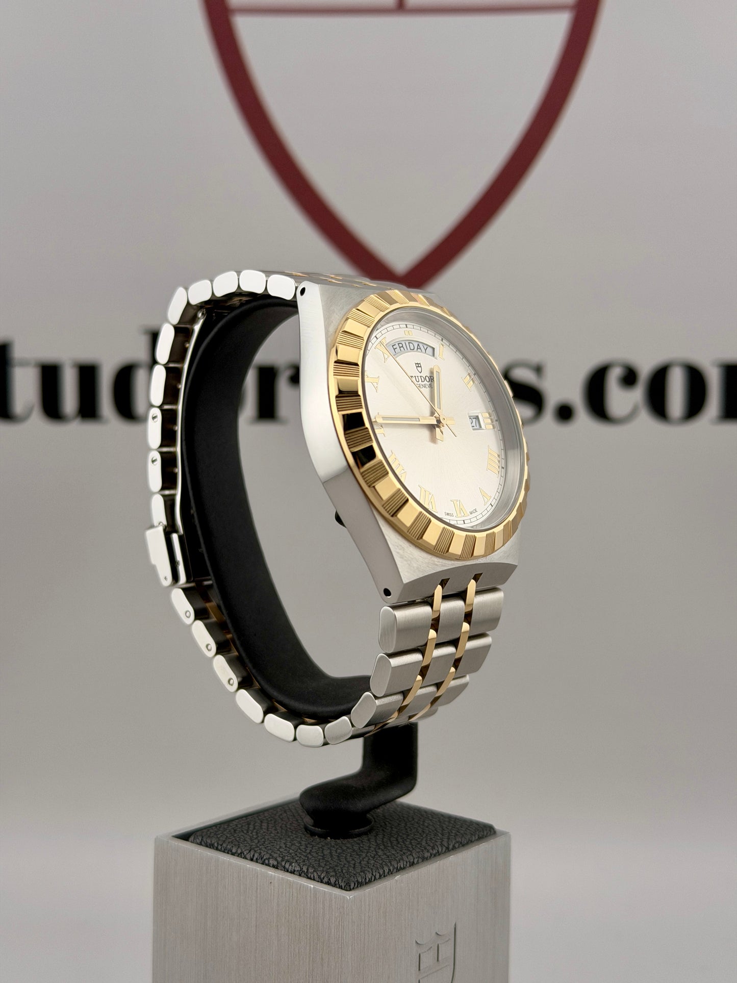 UNWORN Dec 2025 TUDOR Royal Day/Date 28603 Steel & Gold 41mm