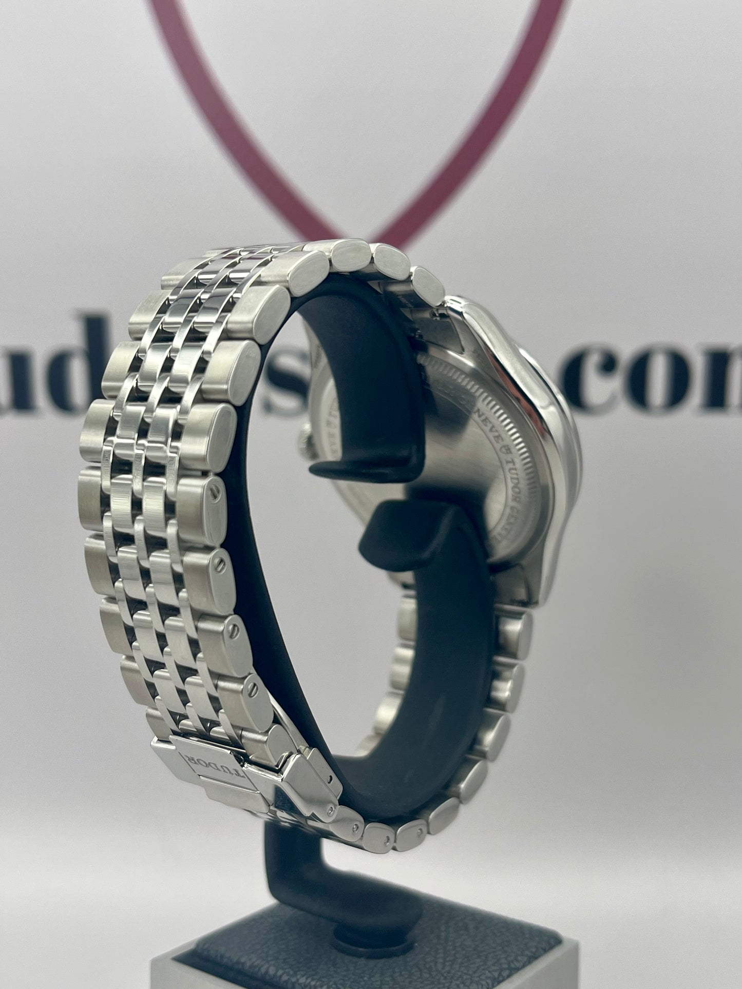 2025 *UNWORN* TUDOR 1926 Luna - 91560 - 39mm - Full Set