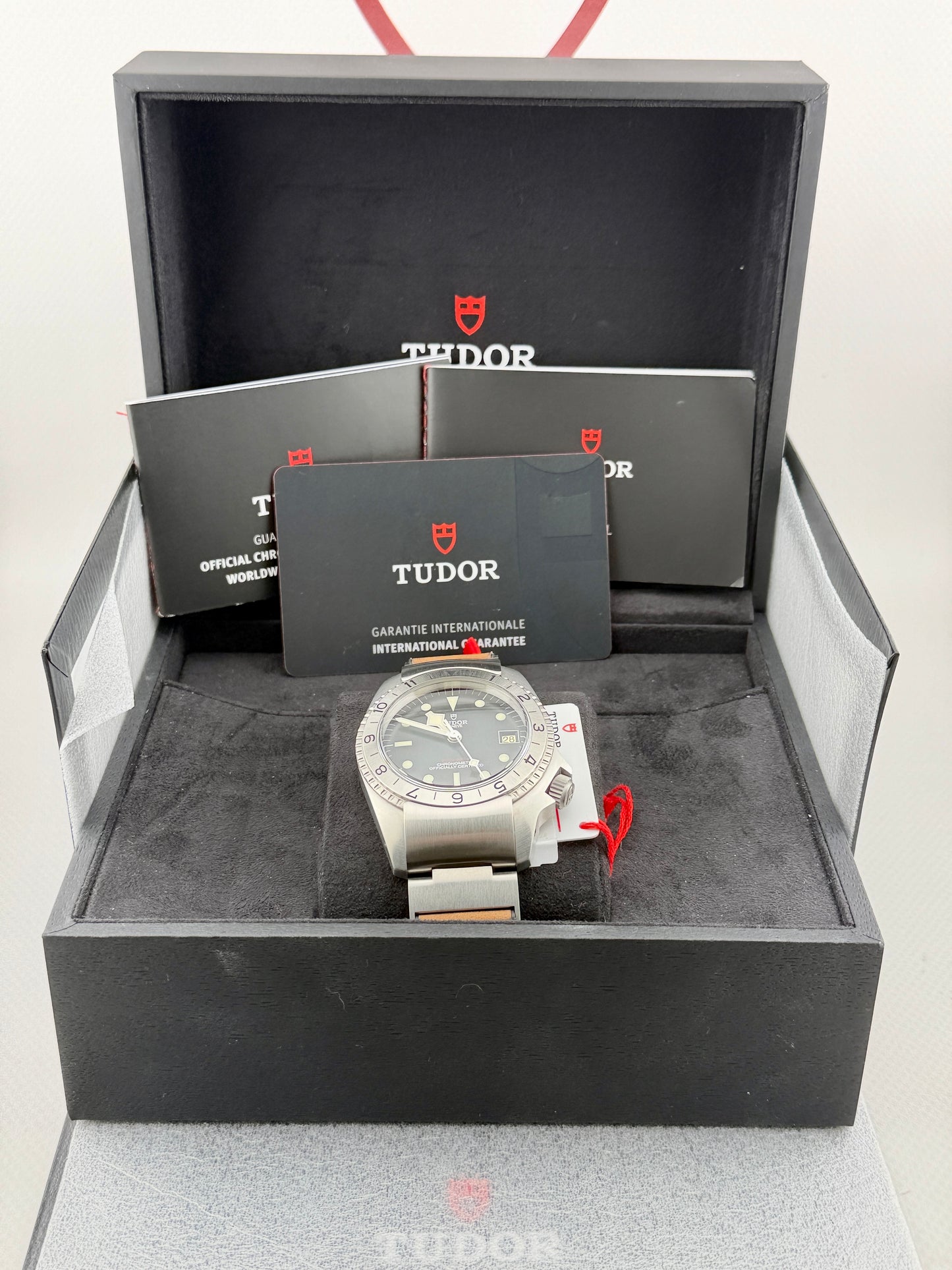 2022 TUDOR P01 42mm 70150 Full Set + Warranty