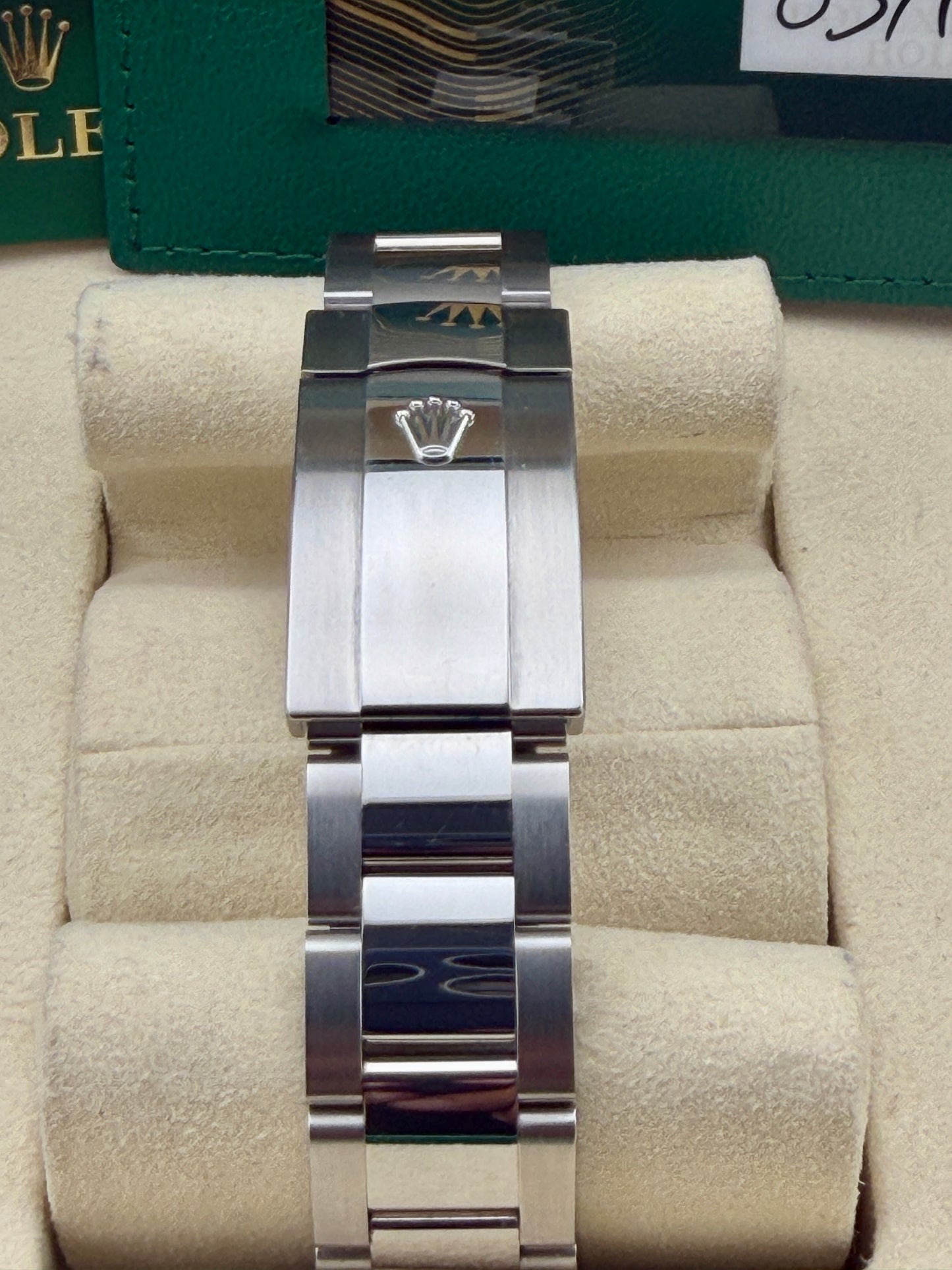 Dec 2025 ROLEX DateJust 41 Mint Dial 126300 41mm Full Set