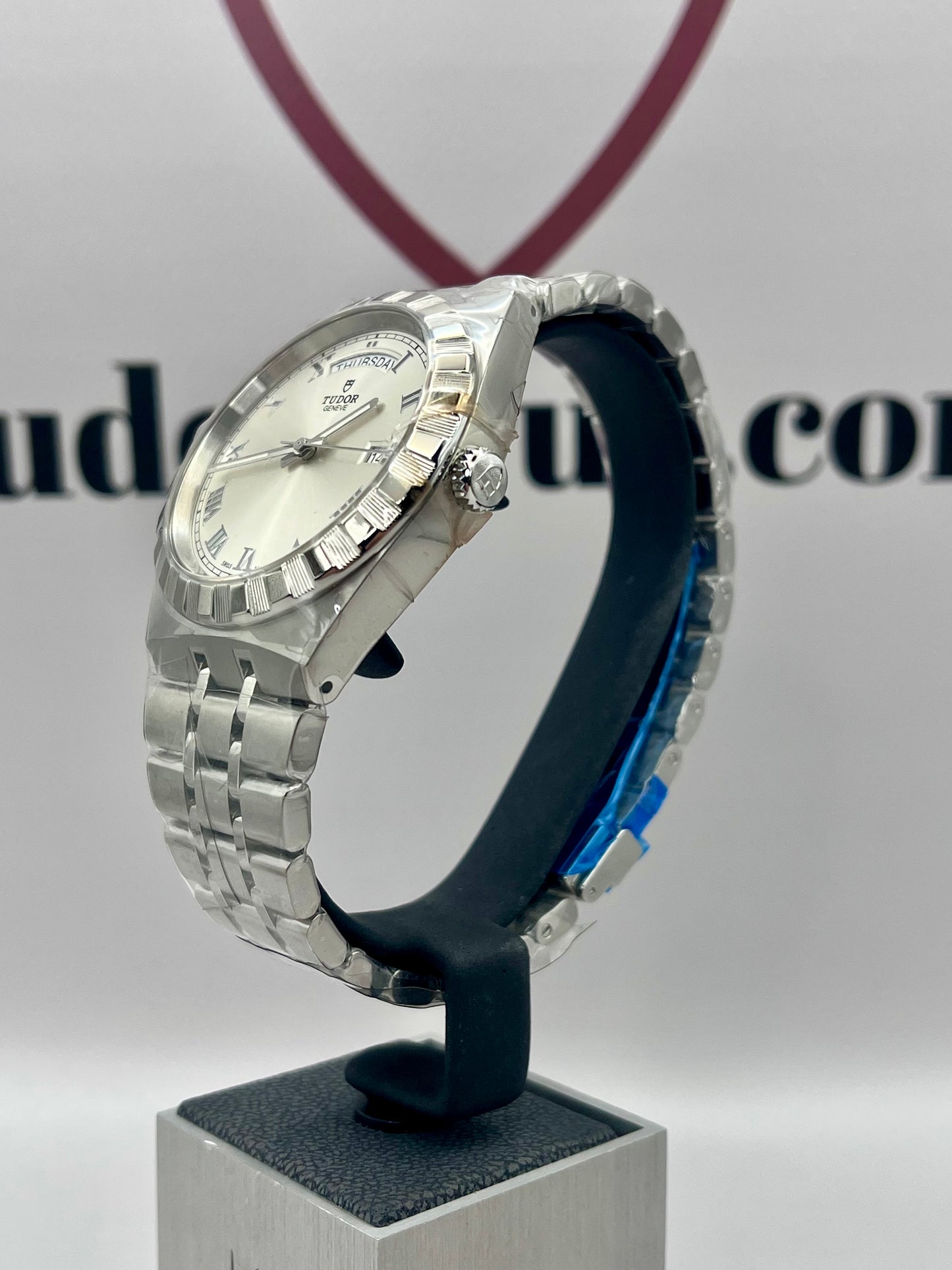 Dec 2025 *UNWORN* TUDOR Royal Day/Date Silver Dial - M28600 - 41mm - Full Set